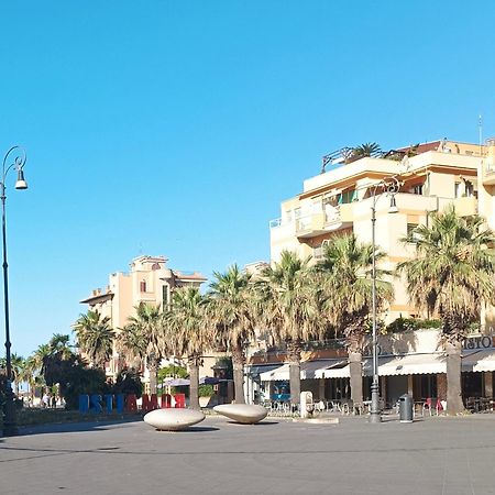 Апартаменты Attico Con Terrazza In Via Dei Traghetti Лидо-ди-Остия Экстерьер фото