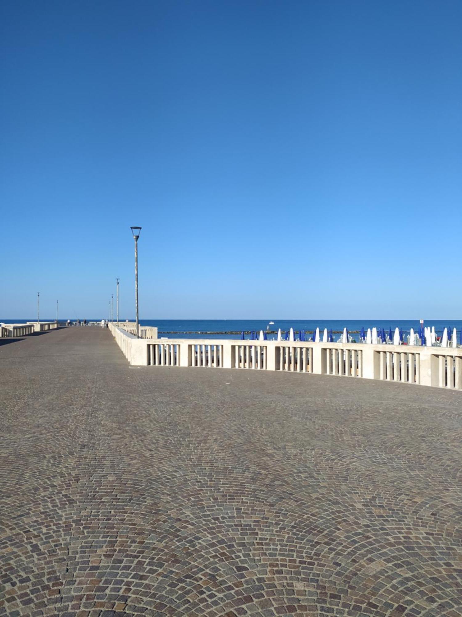 Апартаменты Attico Con Terrazza In Via Dei Traghetti Лидо-ди-Остия Экстерьер фото