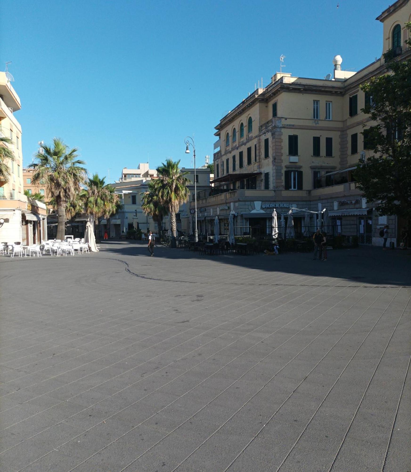 Апартаменты Attico Con Terrazza In Via Dei Traghetti Лидо-ди-Остия Экстерьер фото